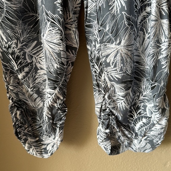 BEAU DAWSON Palm Print Smocked Waist Ankle Pants - Picture 4 of 10